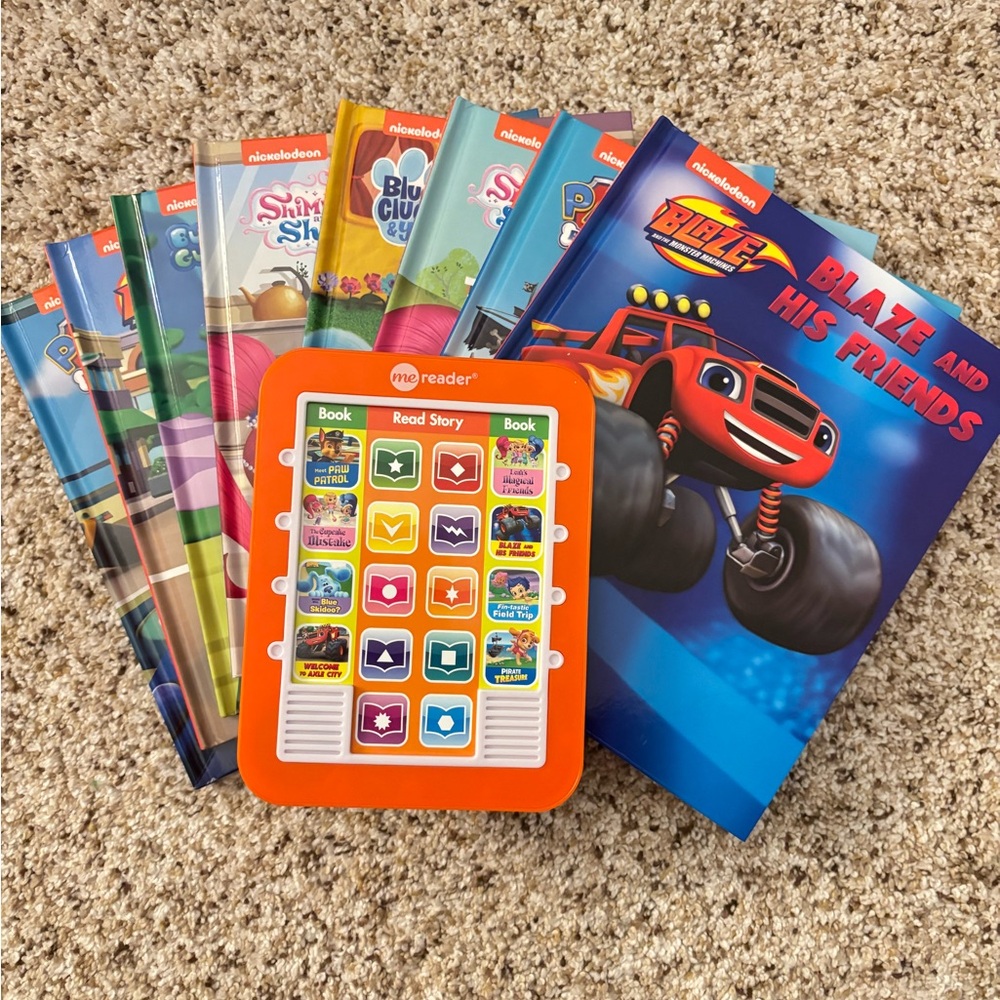 Nickelodeon “Me Reader” with all 8 Books